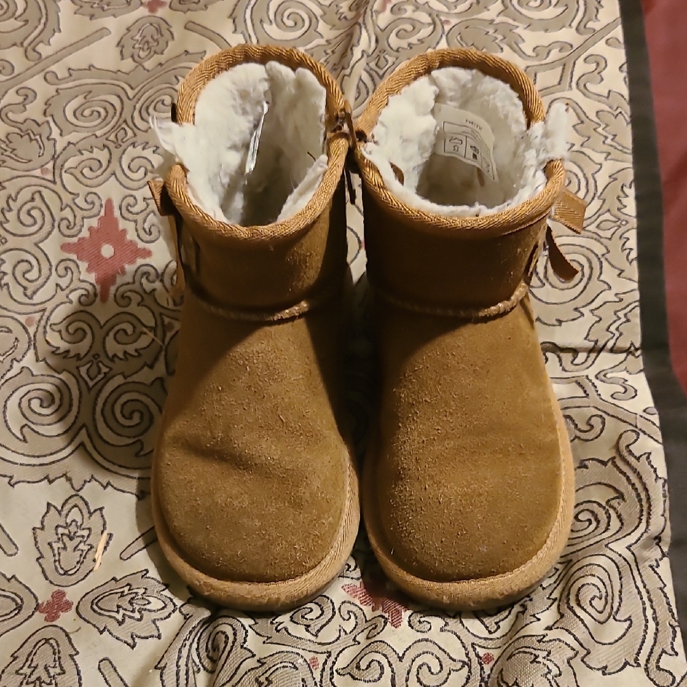 Koolaburra by UGG Brown Boots with Cream Faux Fur